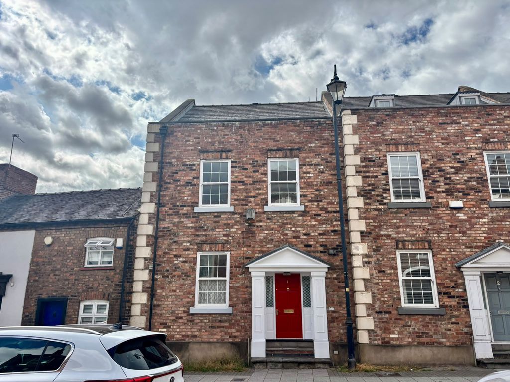 Property photo 1 of 1 A 4 Bedroomed Townhouse