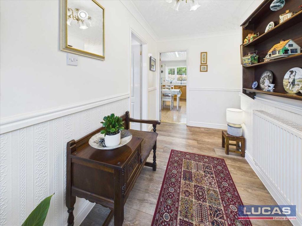 Property photo 3 of 33