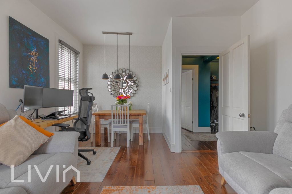 Property photo 2 of 9 2