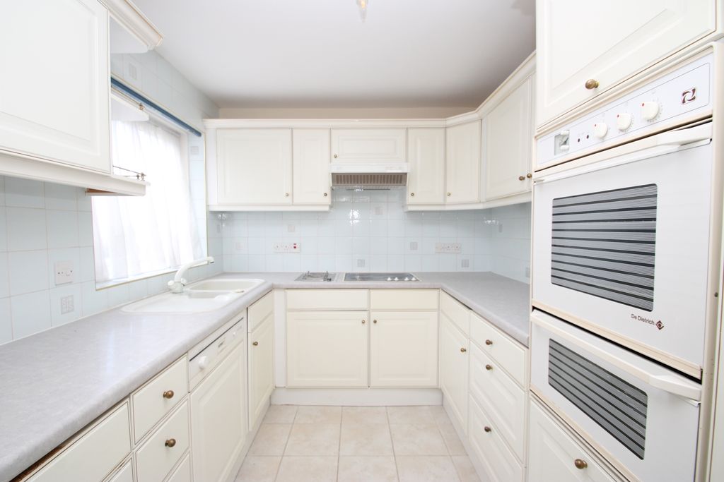 Property photo 3 of 21