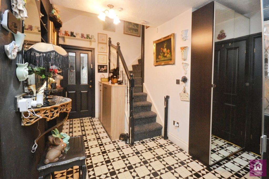 Property photo 3 of 20 Hallway