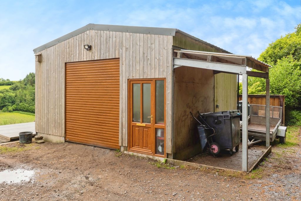Property photo 2 of 19 Photo