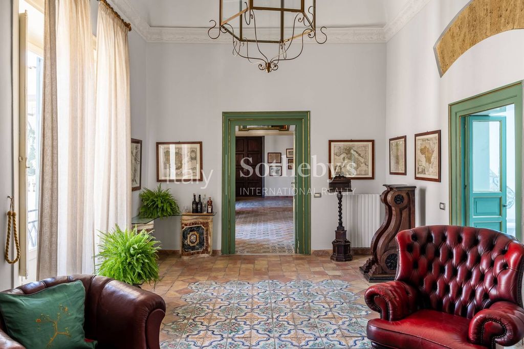 Property photo 2 of 32