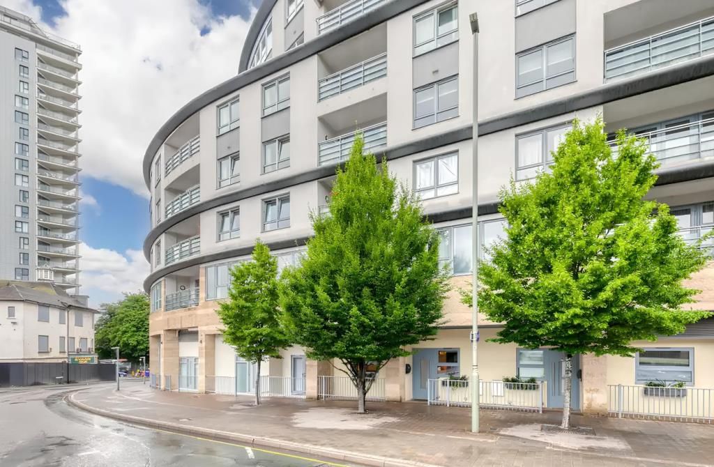 Property photo 1 of 8 Front Aspect