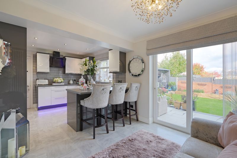 Property photo 3 of 48 Breakfast Kitchen