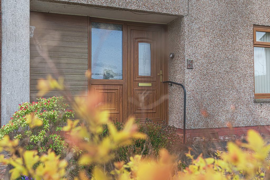 Property photo 1 of 27