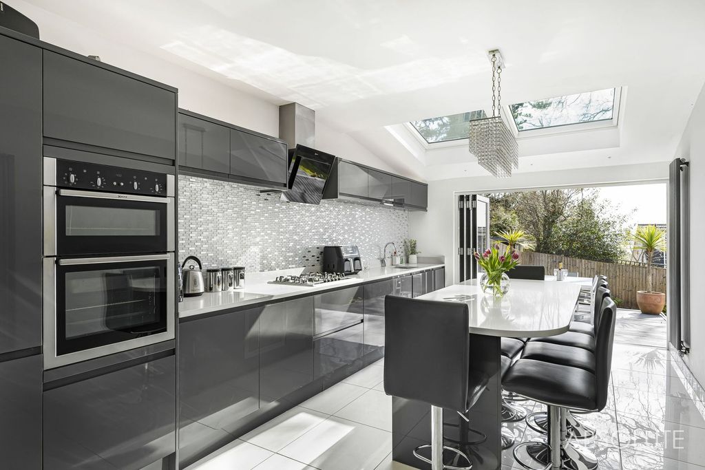 Property photo 1 of 38