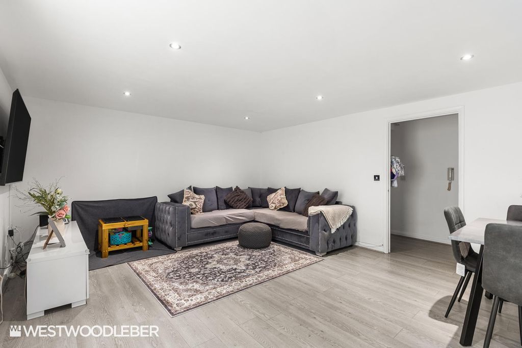 Property photo 3 of 16 Plomeravenue_7.Jpg