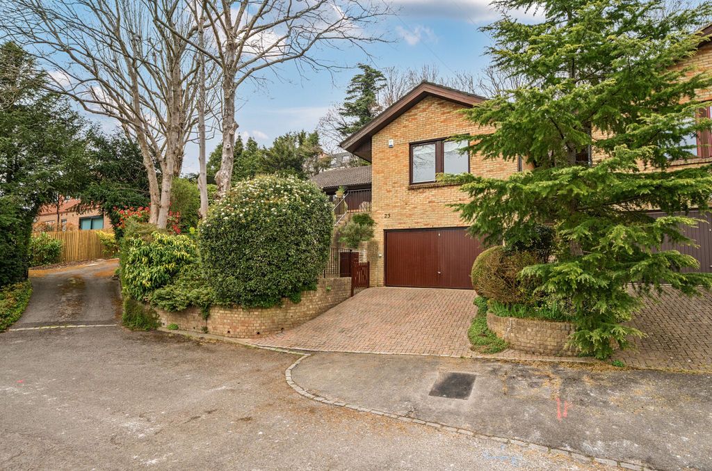 Property photo 1 of 20 Photo 20