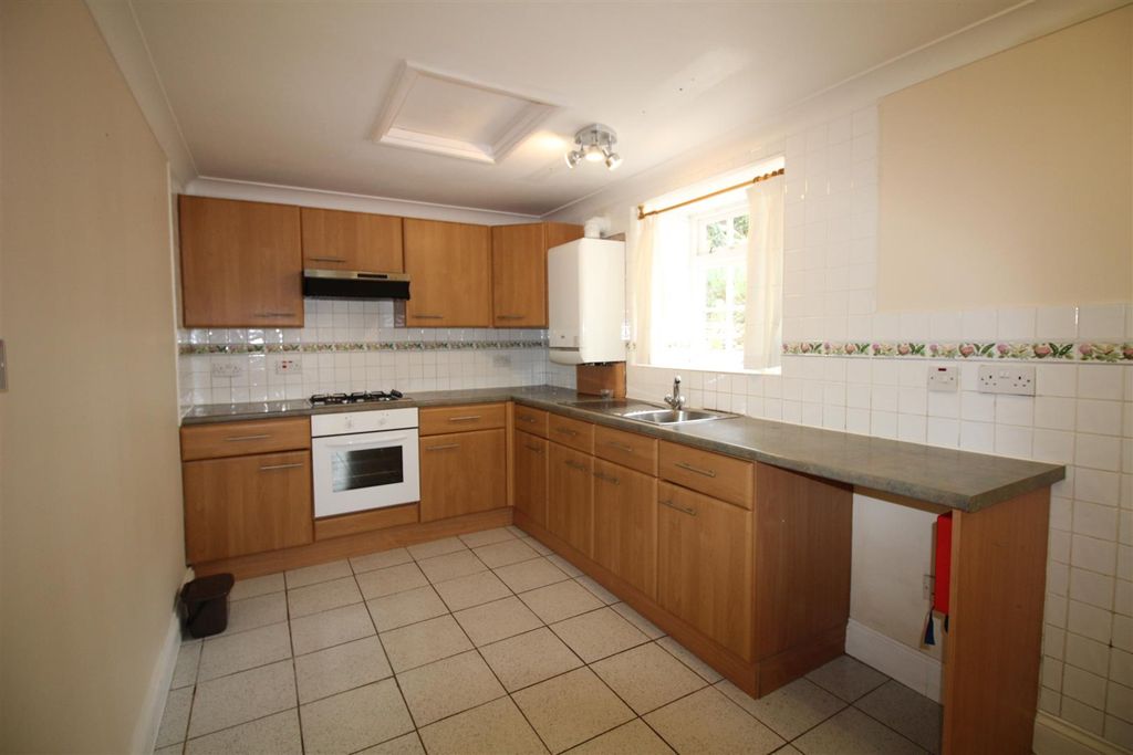 Property photo 3 of 9 Kitchen.Jpg