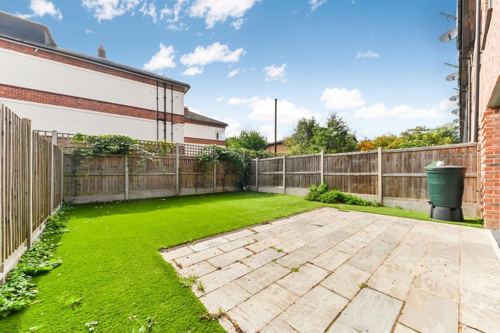 Property photo 3 of 11