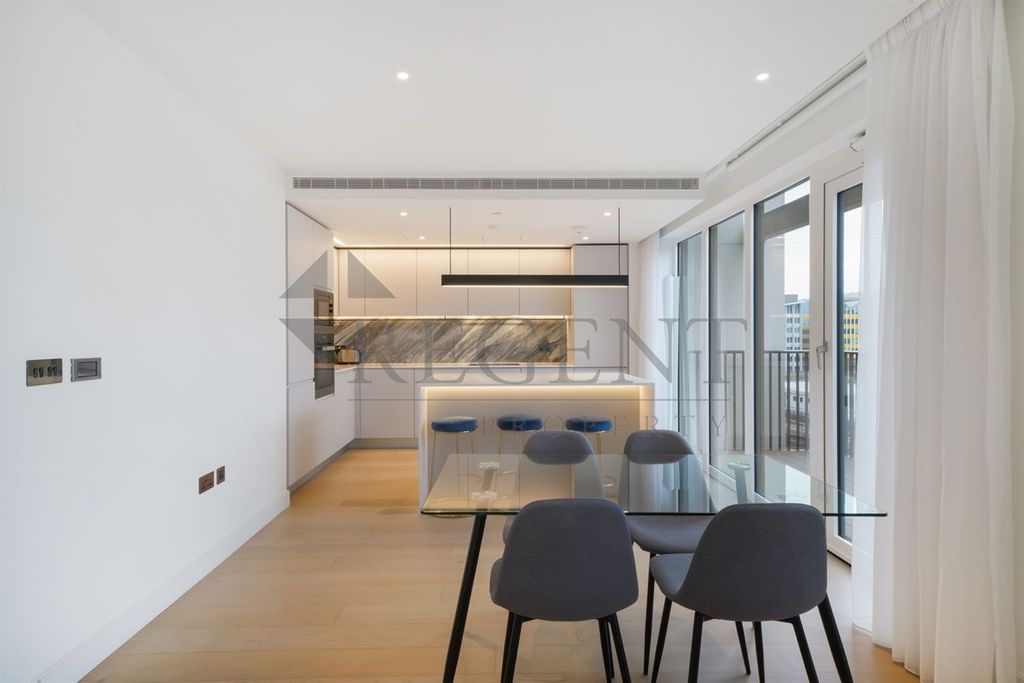 Property photo 3 of 20 Dining Area