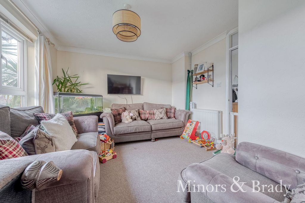 Property photo 2 of 15