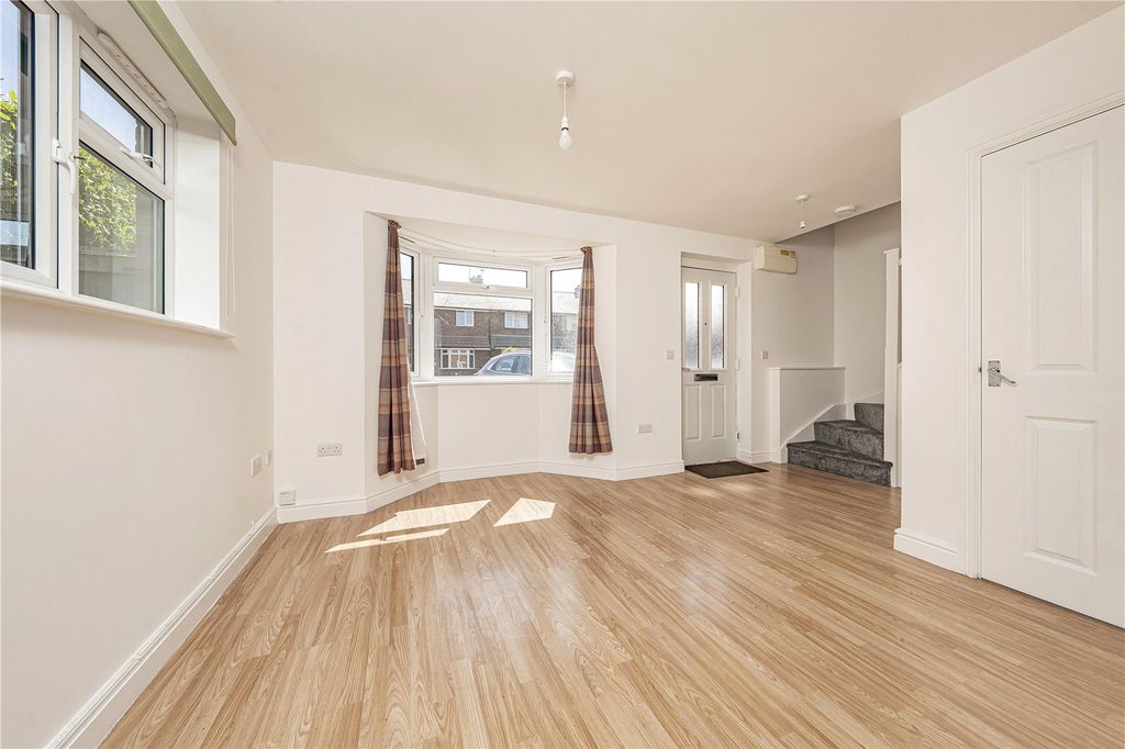 Property photo 2 of 16 Picture No. 26