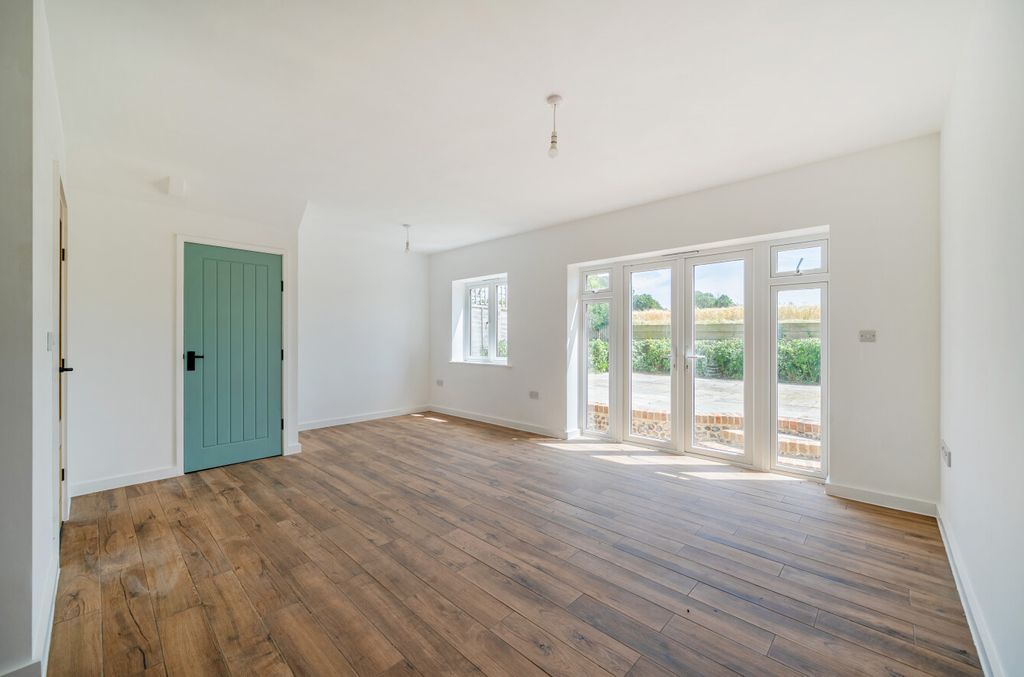 Property photo 3 of 20 1486871-2-6A4Bb57...