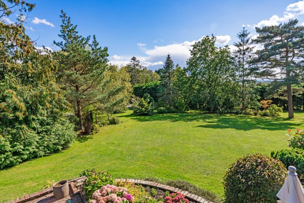 Property photo 2 of 20 Garden