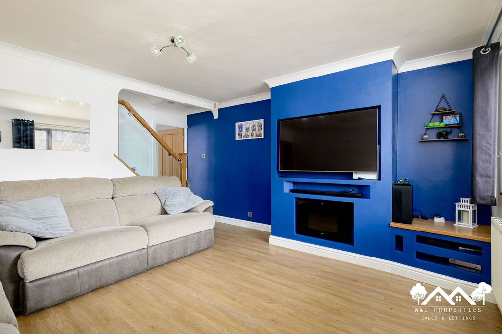 Property photo 2 of 29