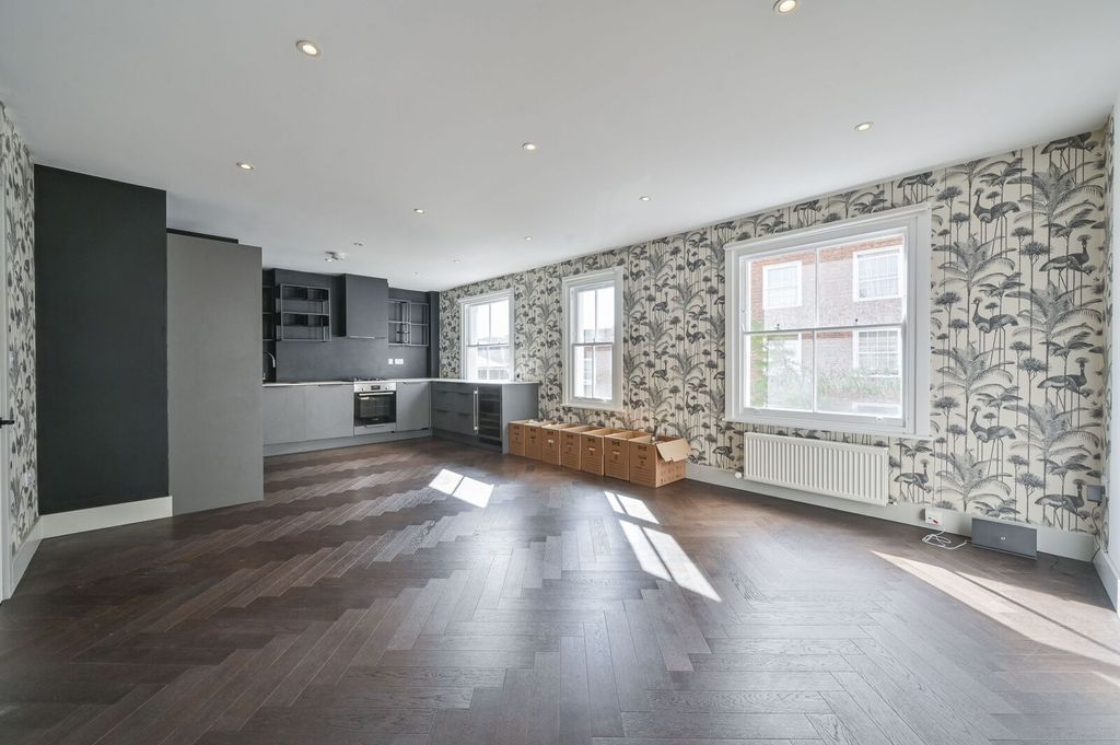 Property photo 1 of 23