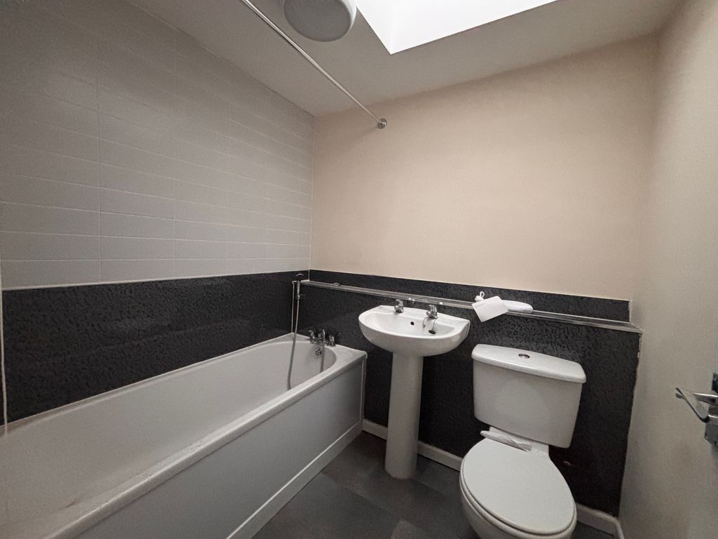 Property photo 2 of 6 Bathroom