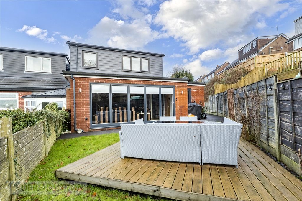 Property photo 2 of 32 Rear Garden