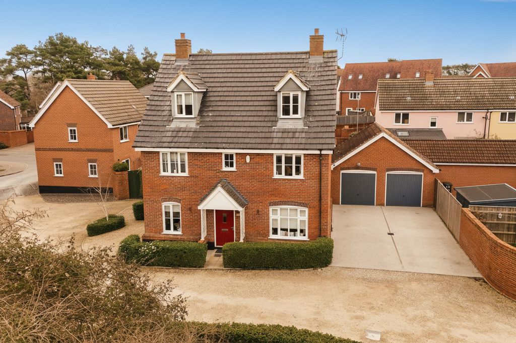 Property photo 2 of 28