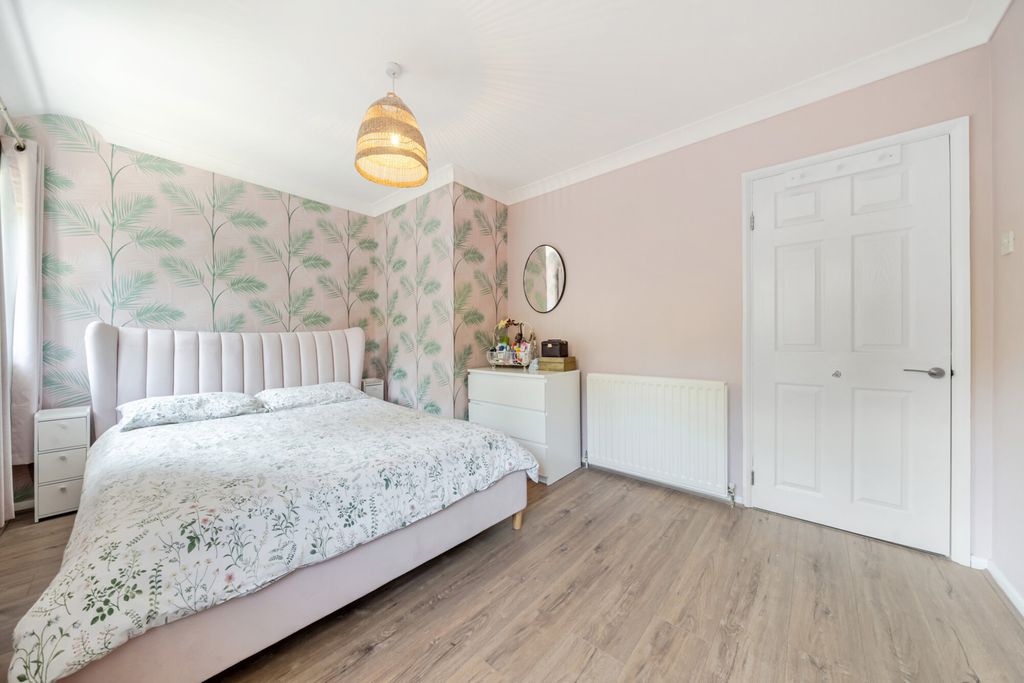 Property photo 3 of 22 1499147-3-6A69F44...