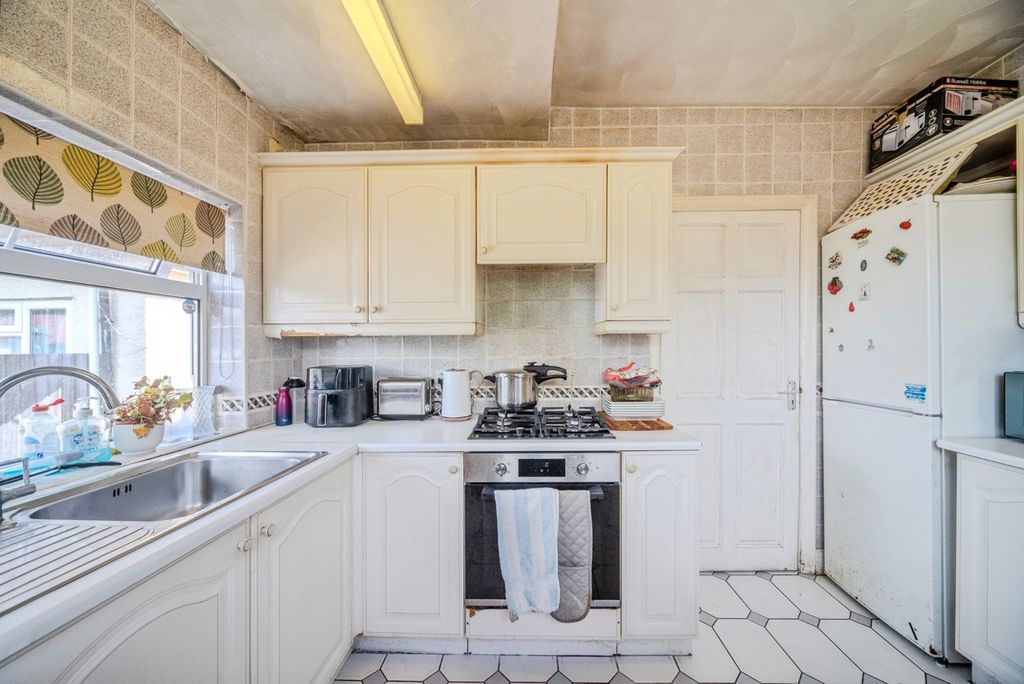 Property photo 3 of 9 Pbox-Img.Jpg