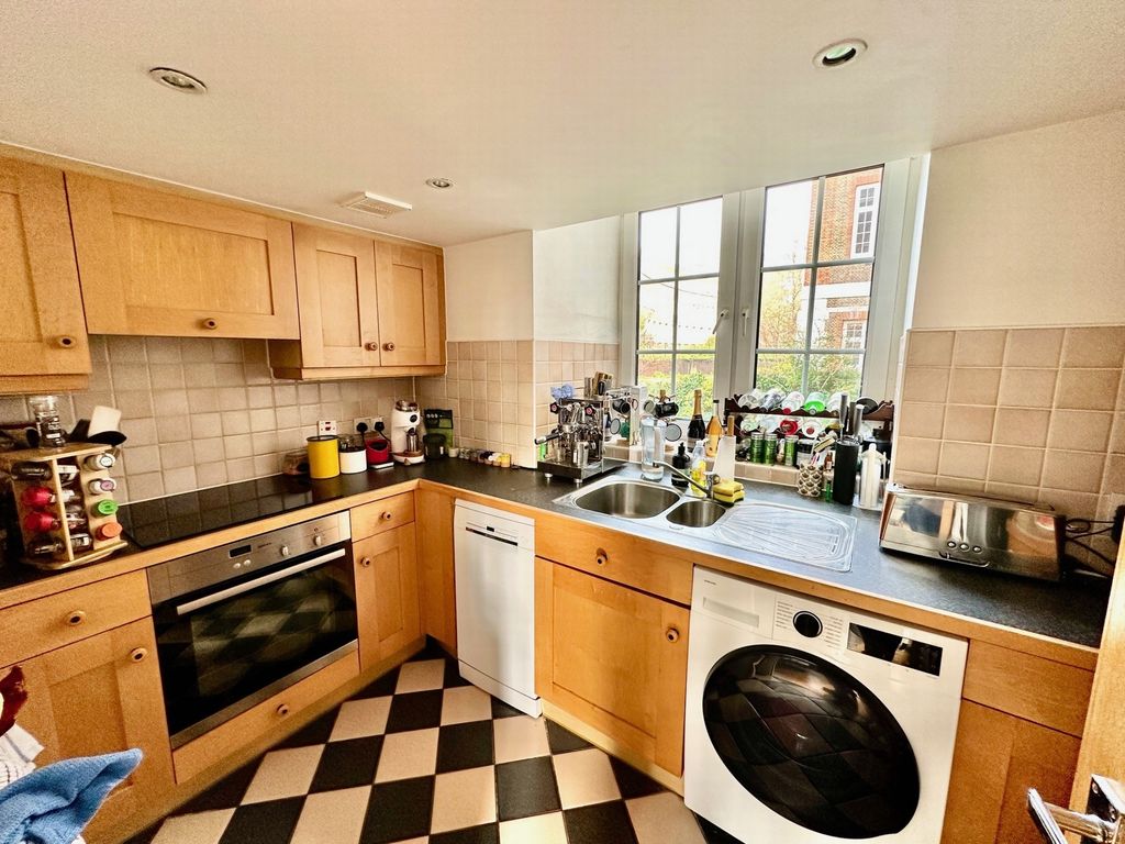 Property photo 2 of 11 Photo 5