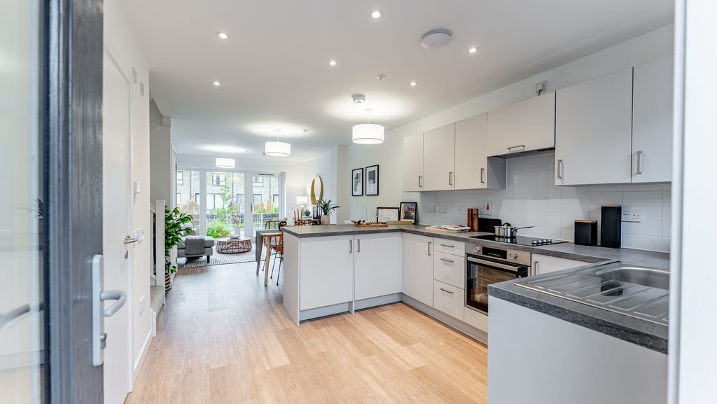 Property photo 2 of 29