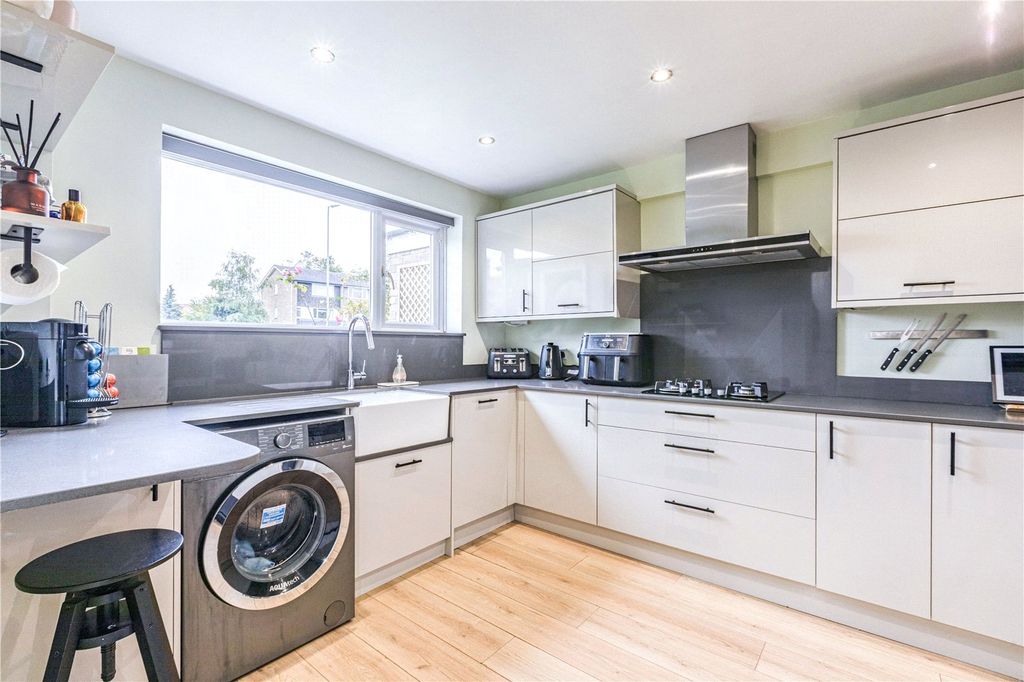 Property photo 3 of 21 Kitchen