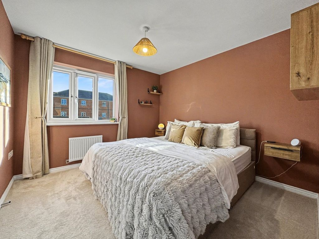 Property photo 3 of 25