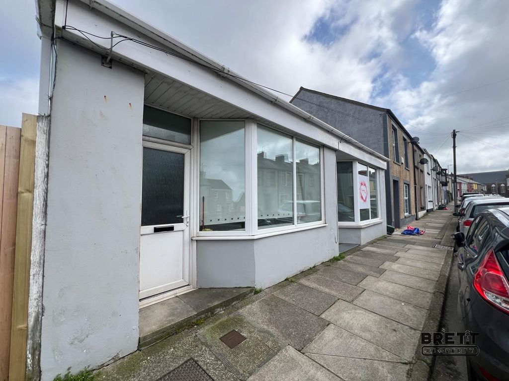 Property photo 2 of 5 Not Specified