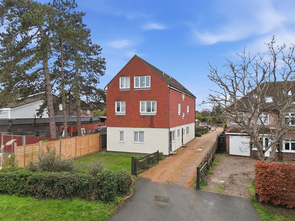 Property photo 1 of 7 001_Dji_20251124142140_0064_D.Jpg