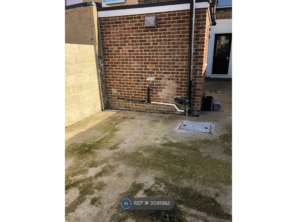 Property photo 2 of 34