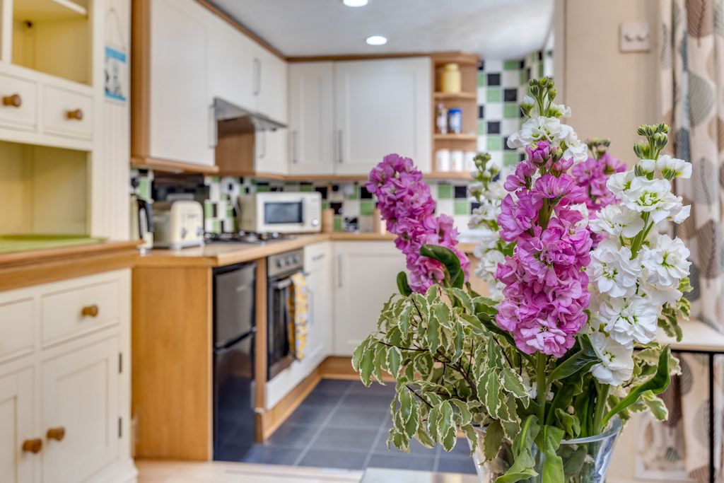 Property photo 3 of 31