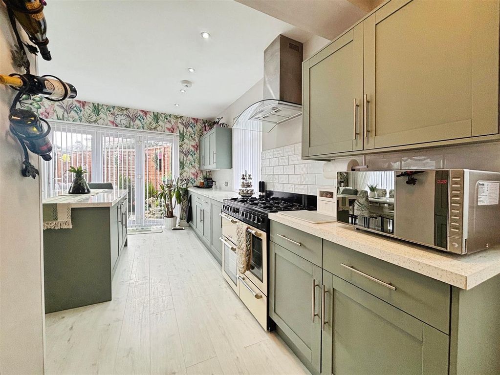 Property photo 2 of 20 Kitchen/Diner