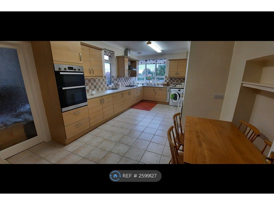 Property photo 3 of 35