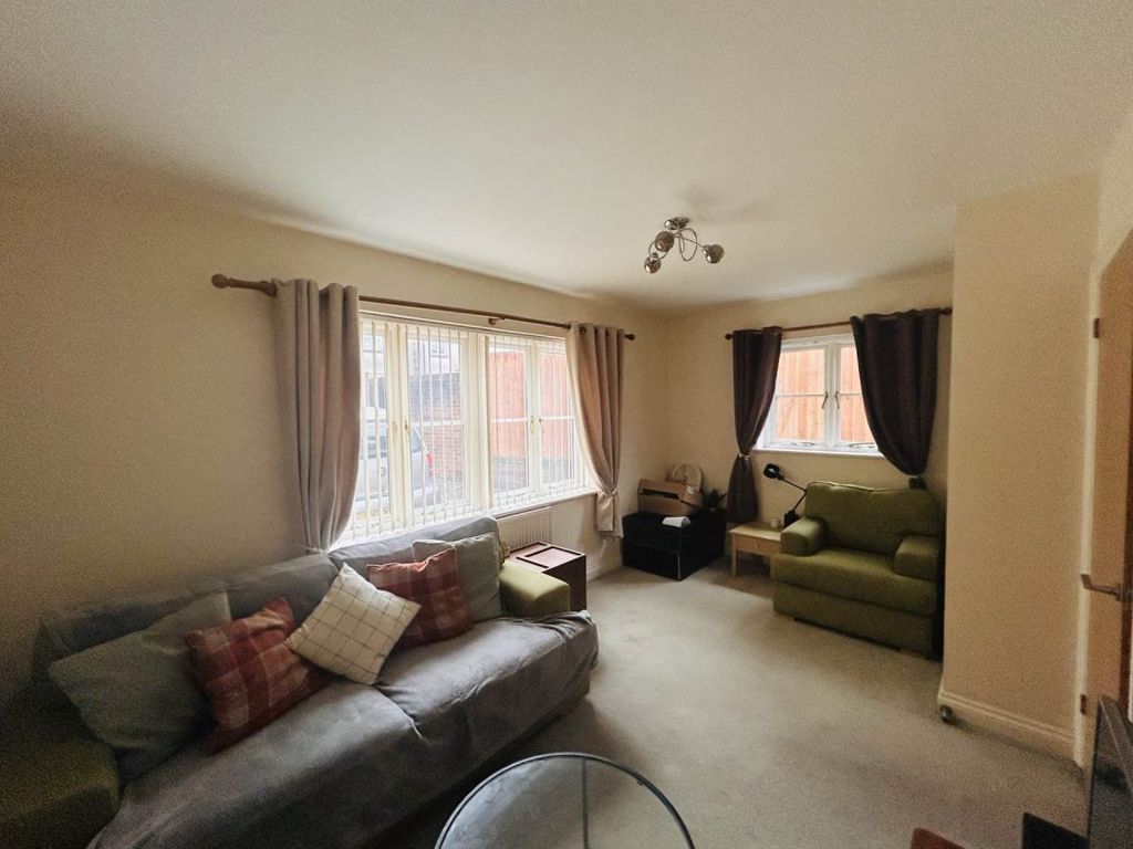 Property photo 2 of 7 8bbc941B-A50F-464E-81B3-3422750207cd