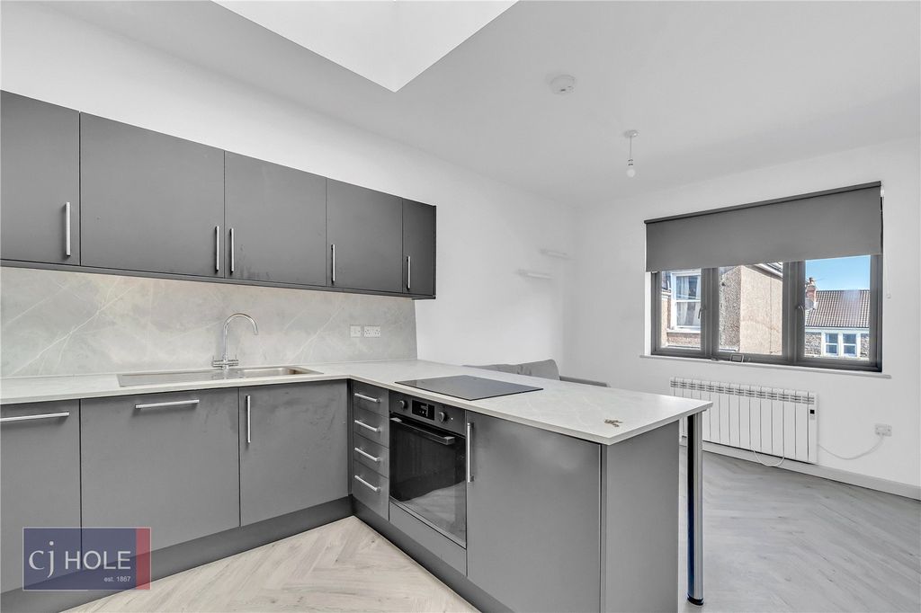 Property photo 2 of 10 Picture No. 21