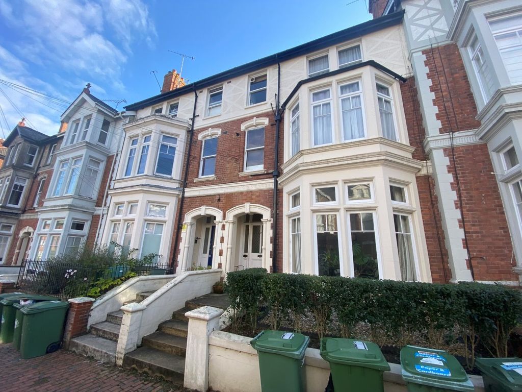 Property photo 1 of 6 2 Bed Unfurnished Luxury Apartment