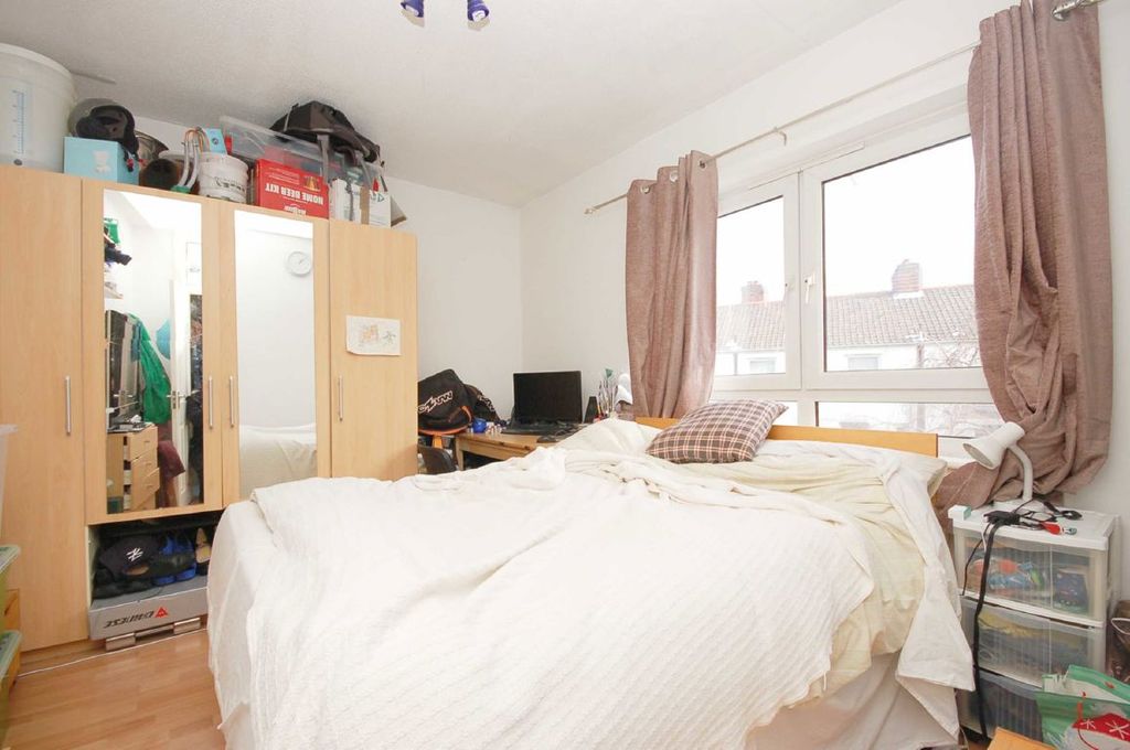 Property photo 3 of 6