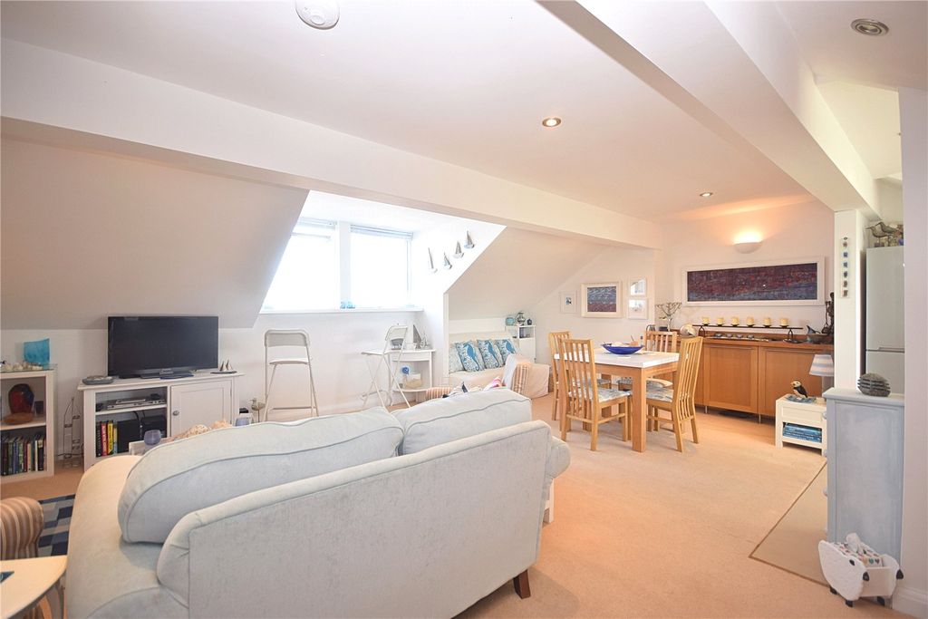 Property photo 3 of 13 Picture No. 05