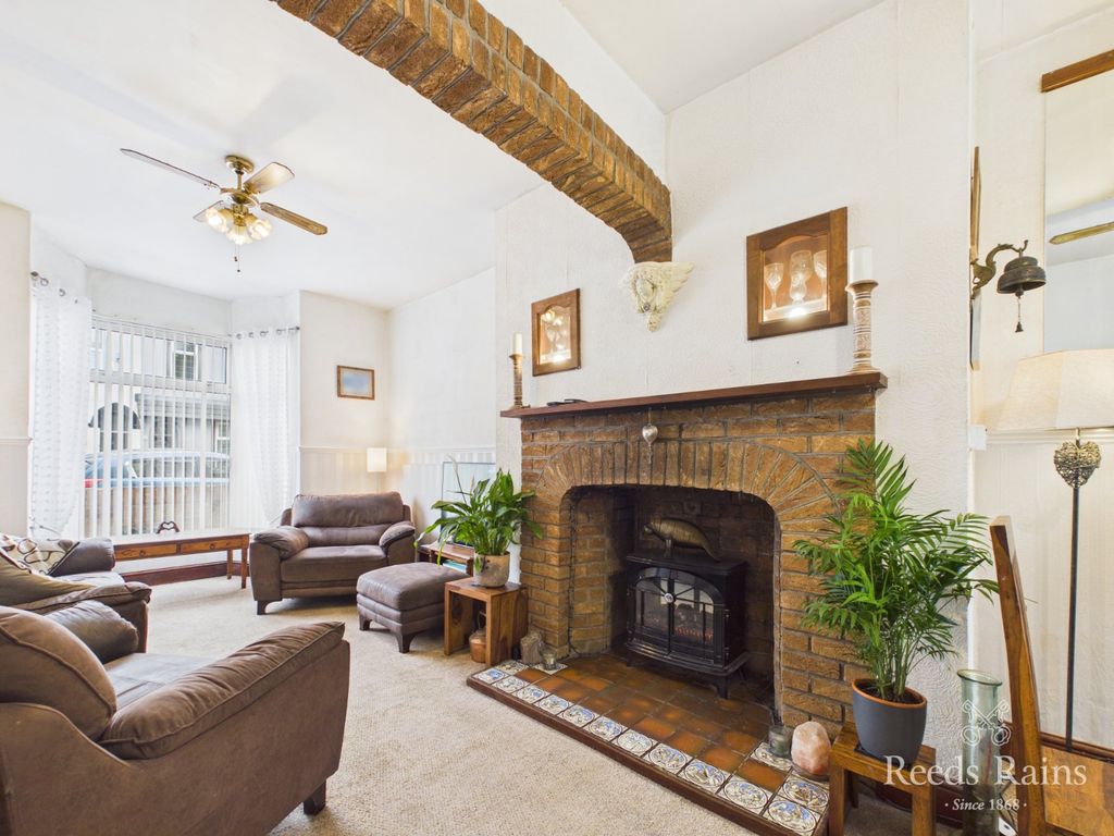Property photo 1 of 24 Sitting/Dining Room