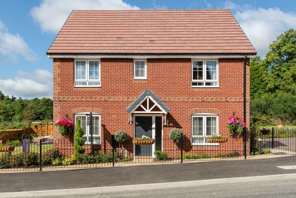 Property photo 1 of 14 Attractive Double-Fronted Home With Impressive Kerb Appeal In A Desirable Setting