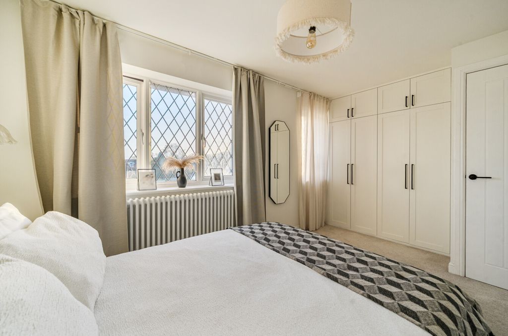 Property photo 3 of 22 137462236900F39F17ce9