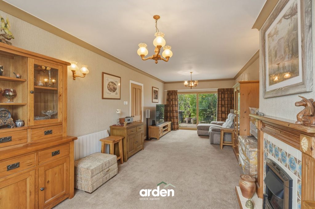 Property photo 3 of 12