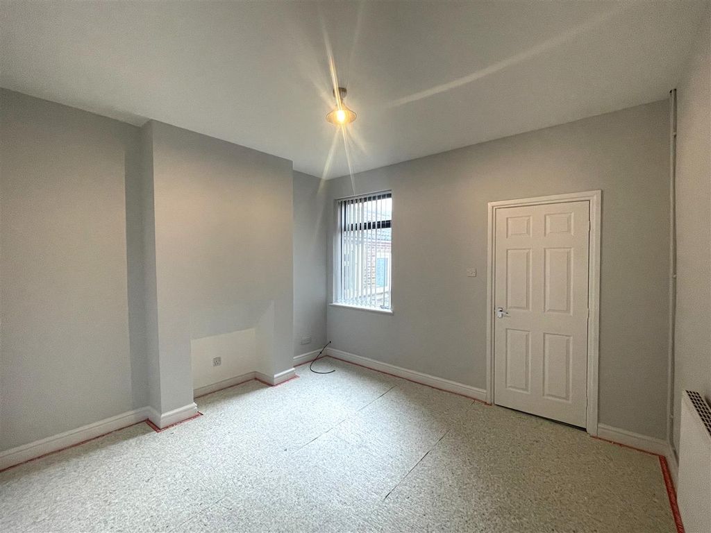 Property photo 3 of 9 Rear Reception Room.Jpg