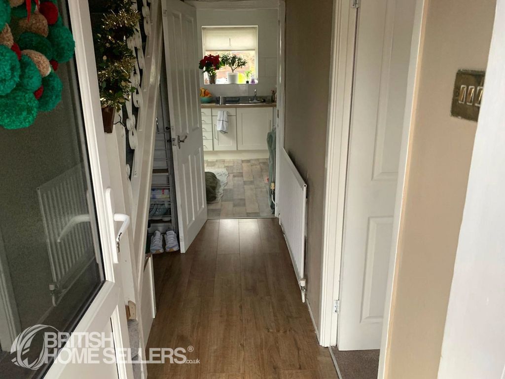 Property photo 2 of 20 Picture No. 12