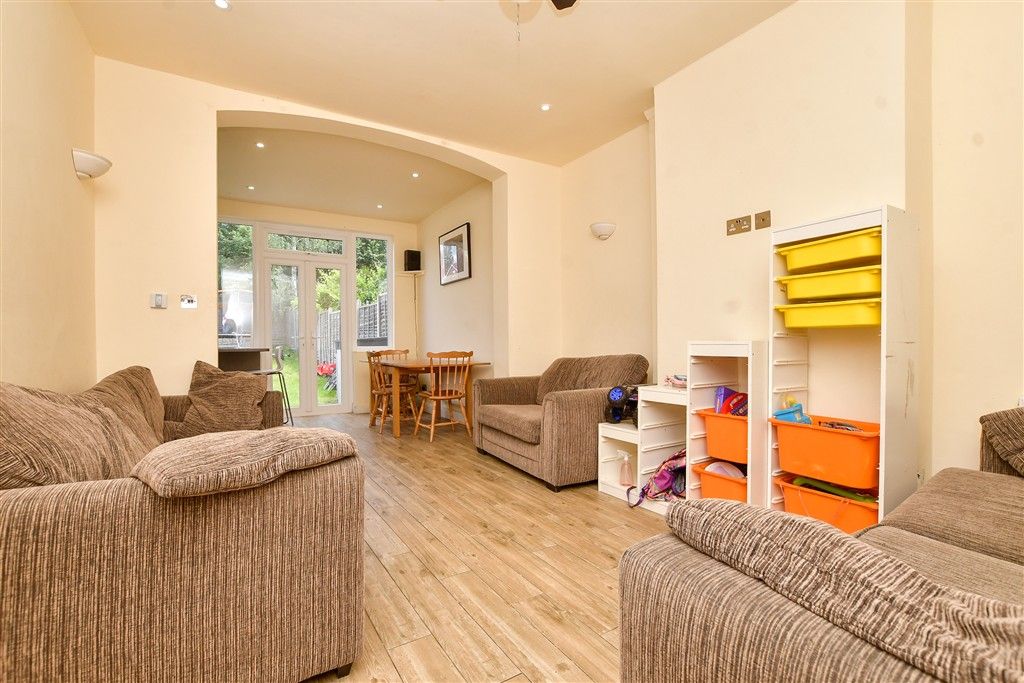 Property photo 3 of 11 Dining Area