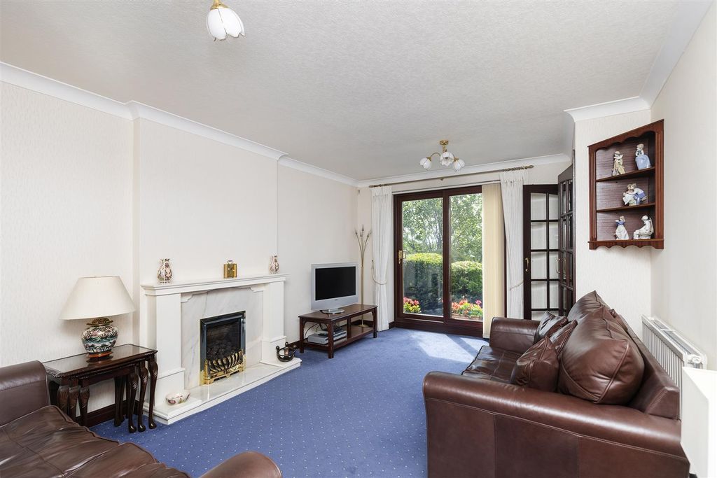 Property photo 2 of 48 Living Room